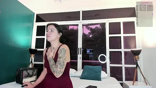 MelaniieRoux — hey mel 