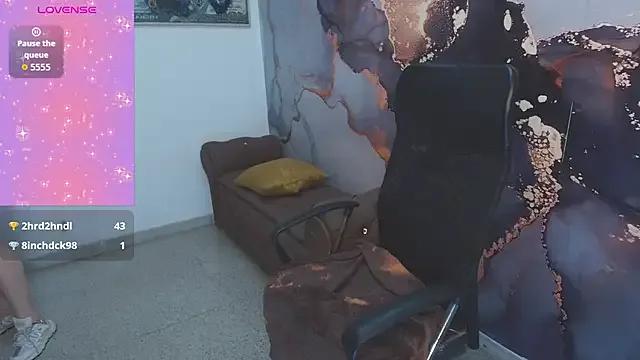 Freechat meliboobs_ on StripChat