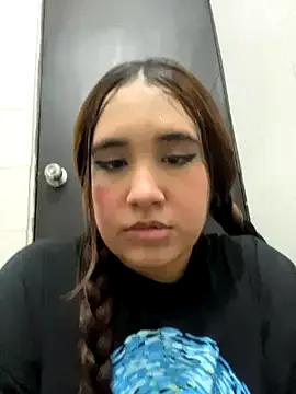 Freechat melyescobar on StripChat