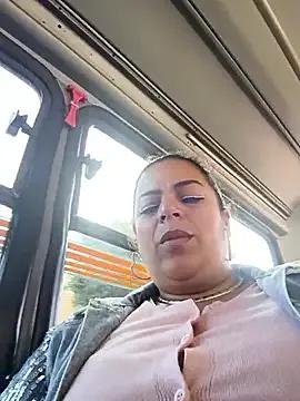 Freechat Mia-Glow on StripChat