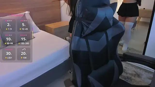 mia_collins96 — oil on my buttocks +doggy