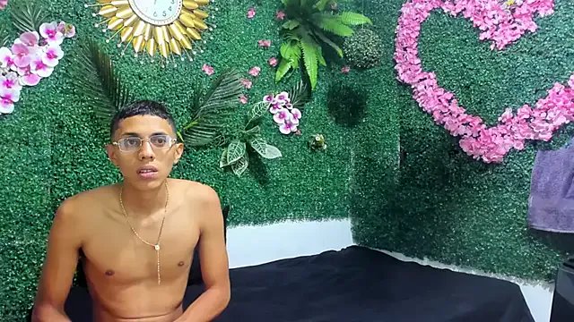 Freechat MielAndLeo on StripChat