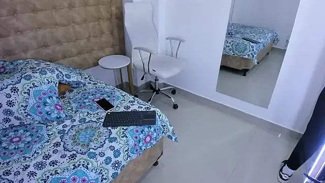 Freechat MiiaSmith__ on StripChat