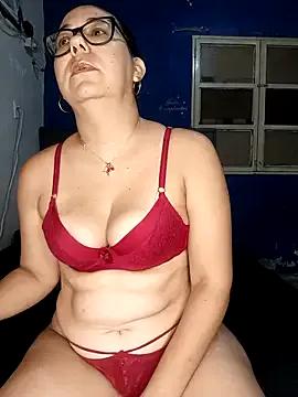 MilfTentasion on StripChat