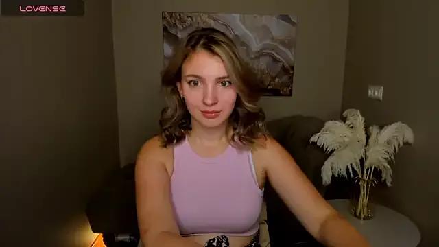 MilinaMorris on StripChat 