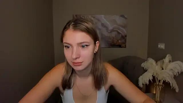 MilinaMorris on StripChat 