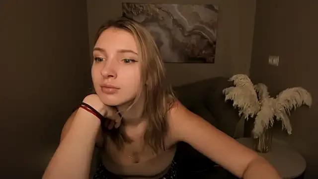 MilinaMorris on StripChat 