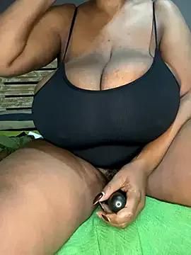 Freechat MissFancyXXL on StripChat