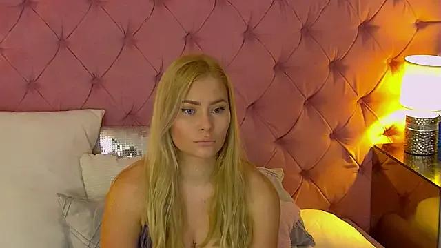 Private MisshaNight on StripChat