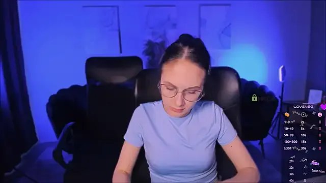 Freechat mona_cloud on StripChat