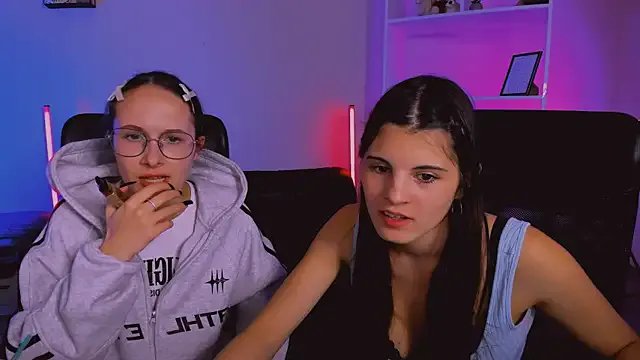 Freechat mona_cloud on StripChat