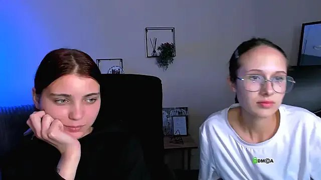 Freechat mona_cloud on StripChat