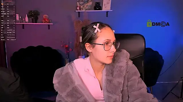 Freechat mona_cloud on StripChat