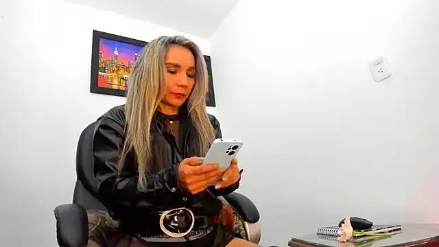 Avatar of Ms_lunaRose