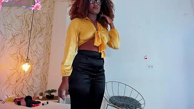 Private NAOMY_COOPER on StripChat