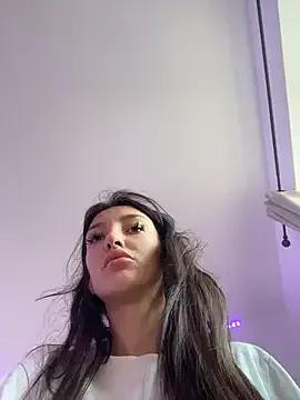 Freechat naughtybella05 on StripChat