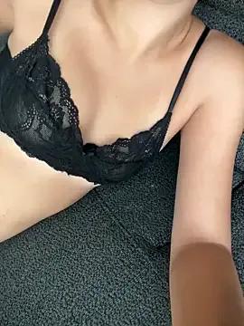 Freechat naughtyselin on StripChat