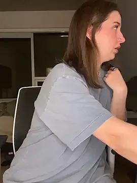 Freechat nerdynina on StripChat