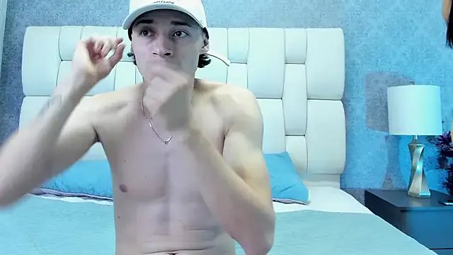 Freechat nicollandjhon on StripChat