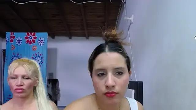 Freechat Nicolle_Milf on StripChat