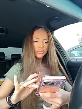 NicollleDiamondd — Naked !!!