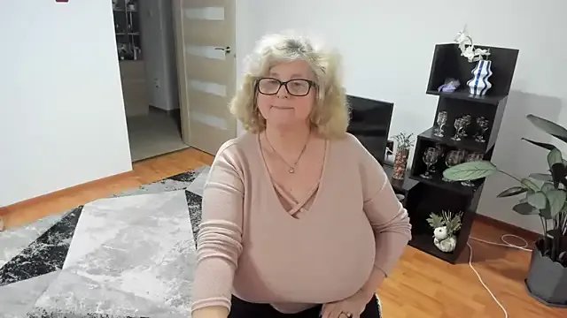 NoraJohnson6 on StripChat