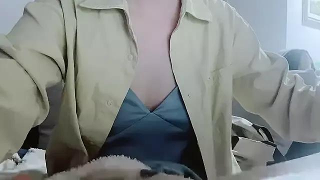 Freechat orla2021 on StripChat