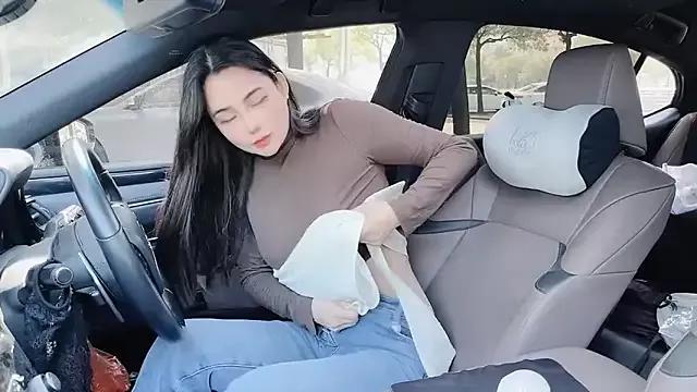 Freechat orla2021 on StripChat