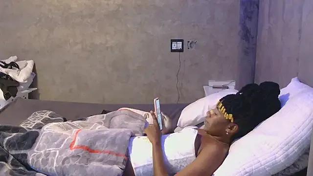 Freechat petite_queenx on StripChat