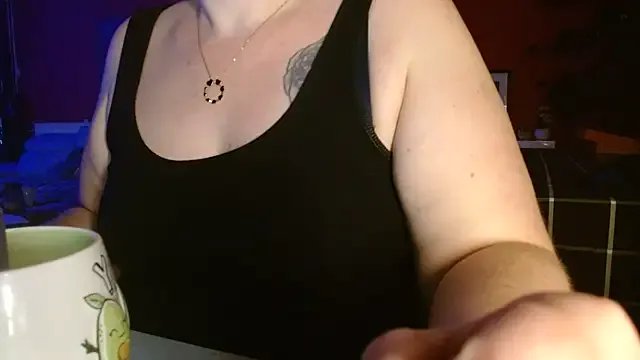 Freechat petitoiseau67 on StripChat