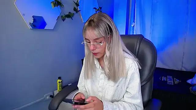 Freechat peyton_golden1 on StripChat