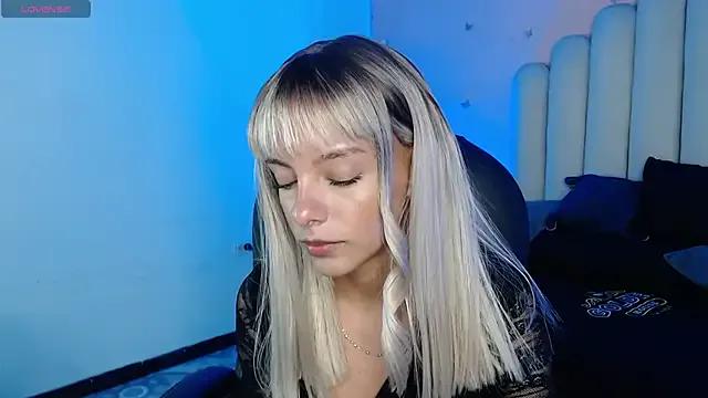 Freechat peyton_golden1 on StripChat