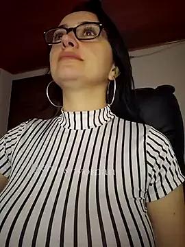 Freechat preetypeach on StripChat