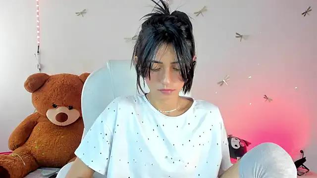 princessluna_19 on StripChat