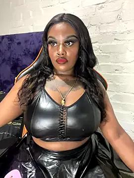 Freechat QUEEN_NOBUHLE_777 on StripChat