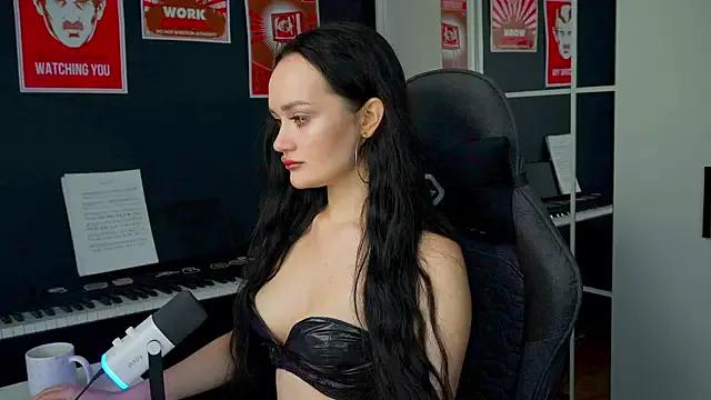 QueenAliss on StripChat