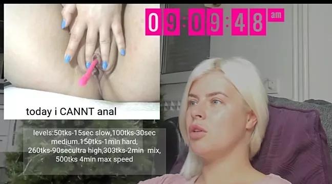 Freechat queenofthenighttt on StripChat