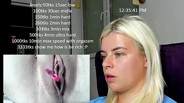 Freechat queenofthenighttt on StripChat