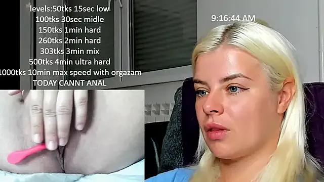 Freechat queenofthenighttt on StripChat