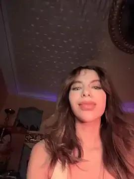 Freechat Queentaraf999 on StripChat