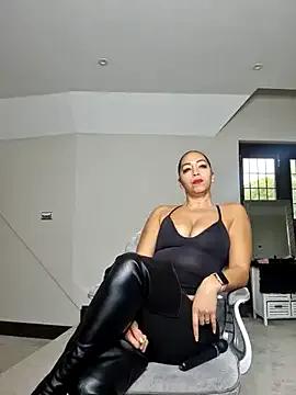 QueenTricks1 on StripChat 