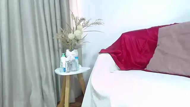 Freechat Rachele_x on StripChat