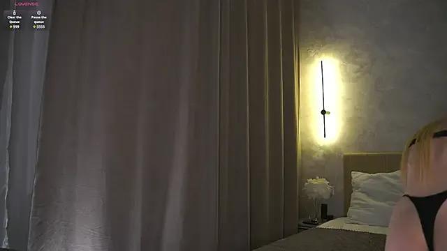 StripChat RaiArgand is Freechat RaiArgand — touching pussy in doggy pose