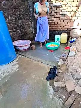 Avatar of RAYI_Queen_3