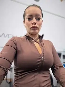 Risky_Workouts — RISKY CUMSHOW GIRLS LOCKEROOM TS