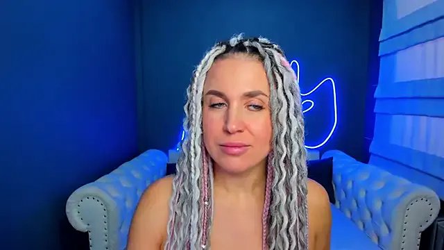 Freechat rock_n_roxy on StripChat