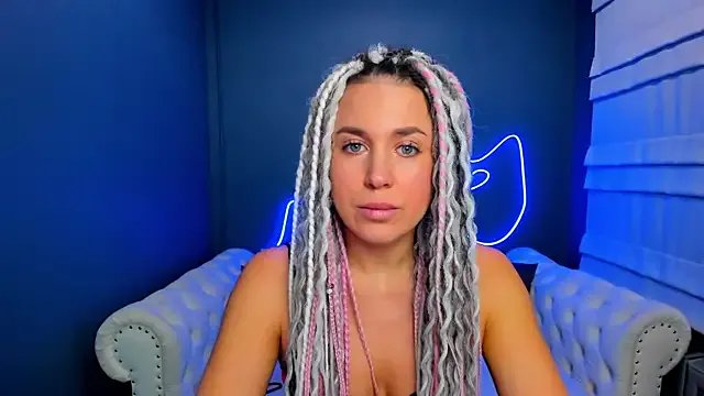 Freechat rock_n_roxy on StripChat