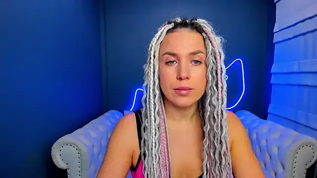 Freechat rock_n_roxy on StripChat