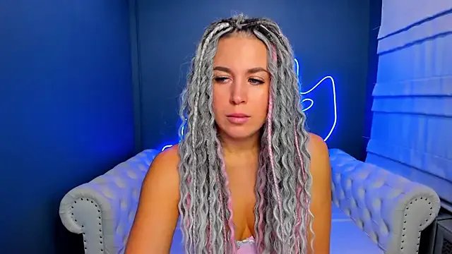 Freechat rock_n_roxy on StripChat