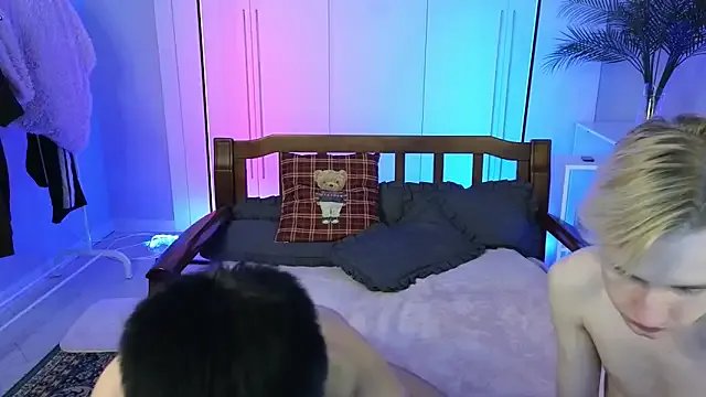 Freechat saintlauren1 on StripChat